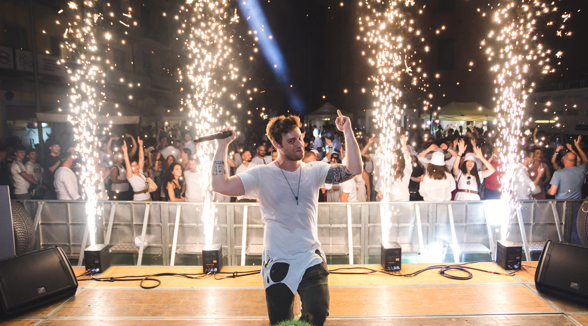 Artista Home Palco H2O Eventi